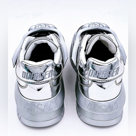 VERSACE Odissea Metallic Sneakers
Brand new with dust bags. Size 45 - Picture 5 of 5